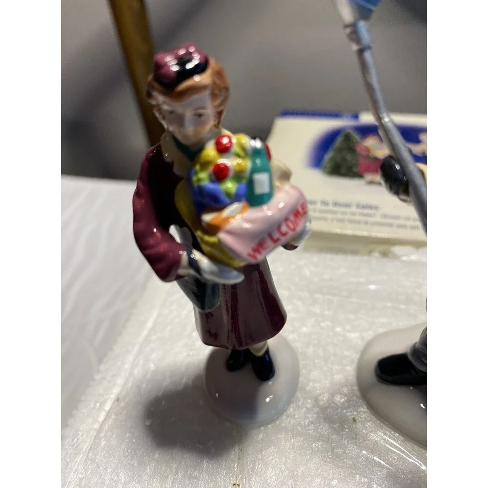 Dept 56 Door To Door Sales Vacuum Snow Village Figurines Accessory With Box